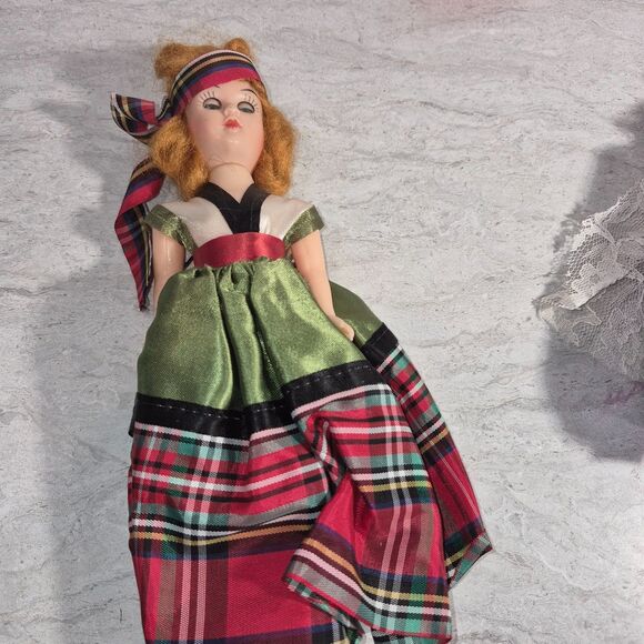 4 Vintage 1950's 8in ARCO Doll's of the World, - Picture 3 of 11